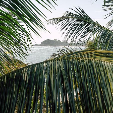 Pearl Divers Beachfront Apartment Unawatuna Exterior photo