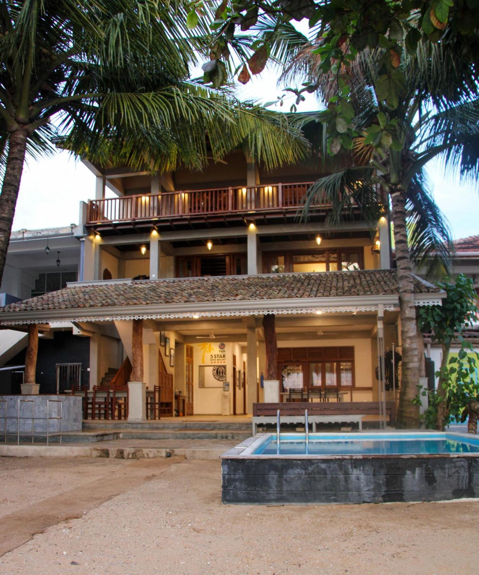 Pearl Divers Beachfront Apartment Unawatuna Exterior photo